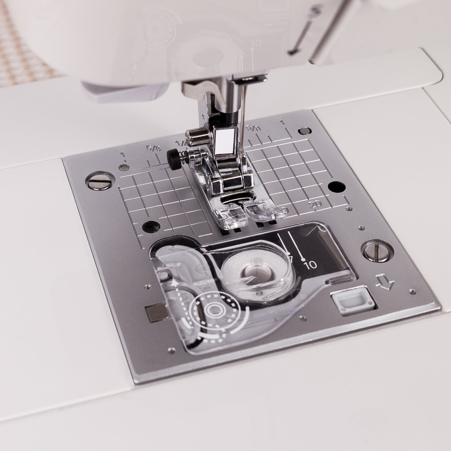 FEIYUE FY710 Computerized Sewing Machine - 180 Stitch Patterns, Stitch Memory, LCD Display, Adjustable Speed, Automatic Thread Cutter, Presser Foot Set, for Advanced Sewing, Quilting & Monogramming